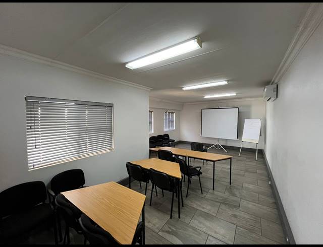940M² WAREHOUSE TO LET IN DALPARK